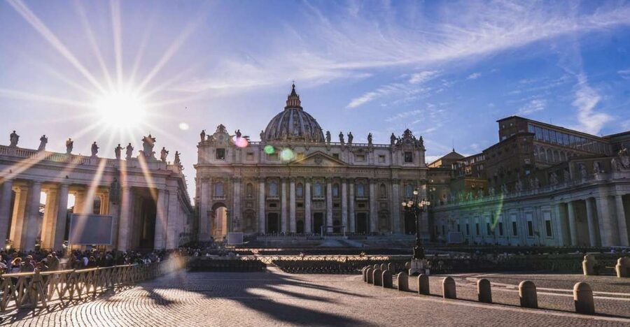 Vatican: St. Peter's Basilica & Vatican Museums Guided Tour - Vatican Museums: the route that saves your brain