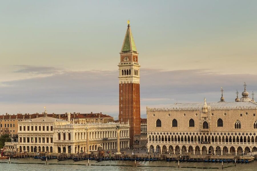 Venice: St. Mark’s Basilica Live Guided Tour - Piazza San Marco: where the guide starts your Venice story
