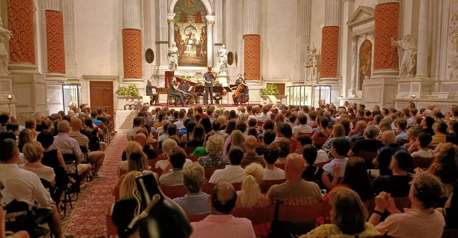 Venice: Vivaldi's Four Seasons Concert & Music Museum Visit - Walking Venice the smart way: timings and what to pair with the day