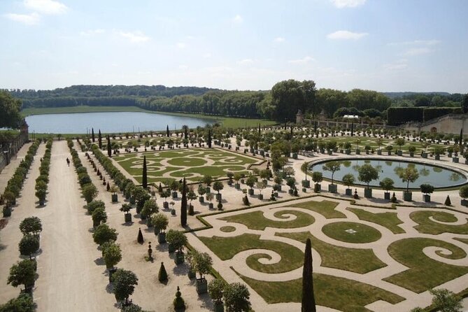 Versailles & Louvre Museum: All-Inclusive Semi Private Tour - Travel back to Paris: under an hour, then lunch free time