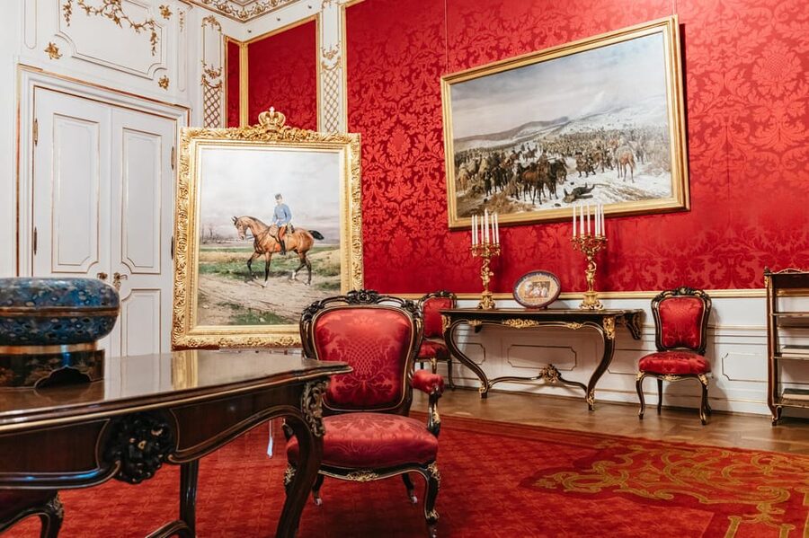 Vienna: Hofburg and Empress Sisi Museum Guided Tour - Hofburg Imperial Palace: you’re seeing rooms with rules and power