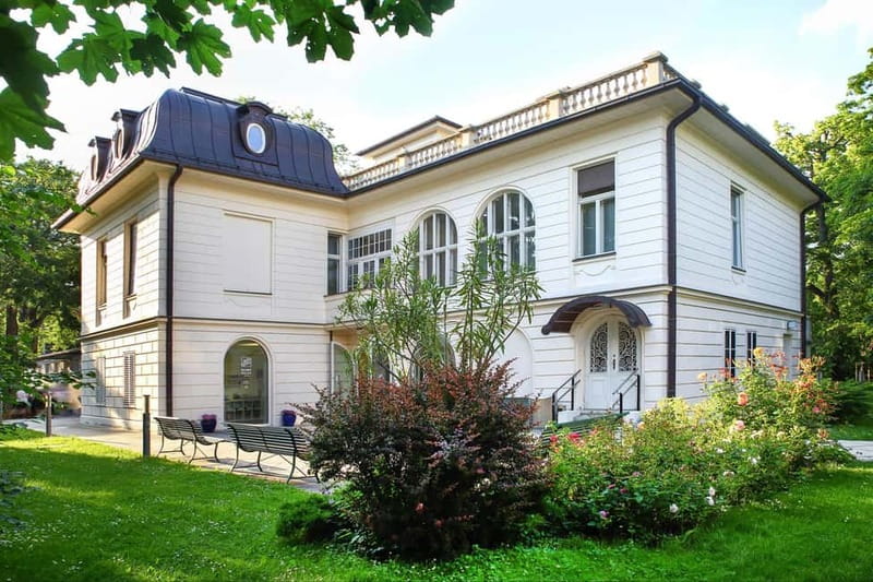 Vienna: Klimt Villa (Gustav Klimt Atelier & Museum) Ticket - Klimt Villa in Vienna: a small ticket with a studio-first focus