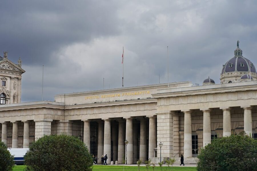 Vienna: Skip-the-Line Hofburg and Empress Sisi Museum Tour - Heldenplatz Courtyards and Heroes’ Square: Where the Palace Meets Politics