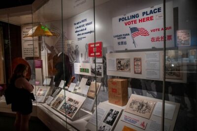 VIP National Archives Skip-The-Line Guided Tour 6 ppl Max - Enter Fast: Meeting at Unscripted and Getting Oriented