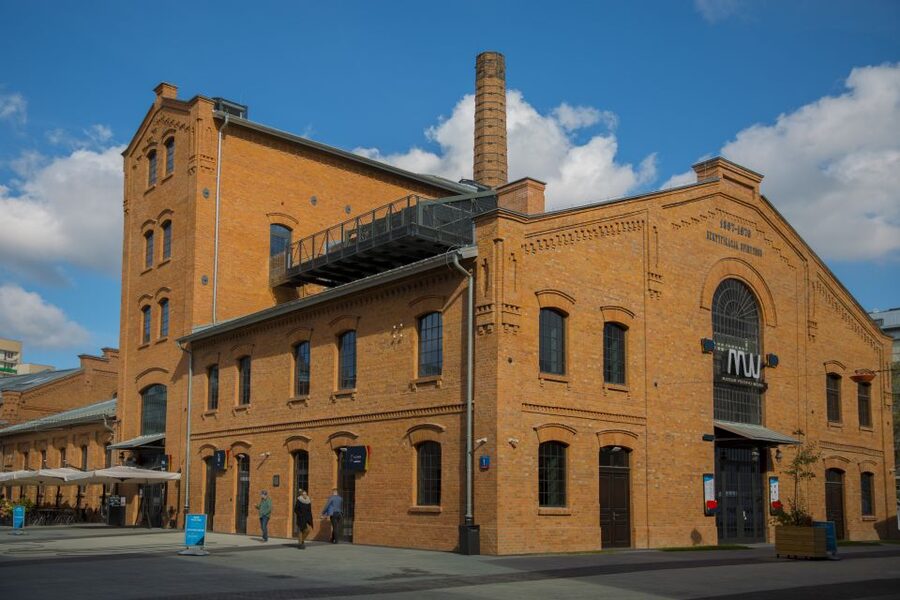 Warsaw: Polish Vodka Museum Tour with Tasting - 90 minutes that keep you moving