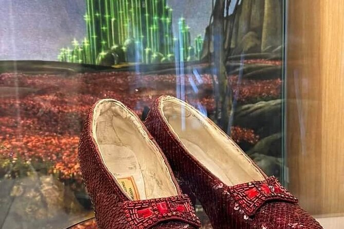 Wizard of OZ Museum tour - First room feels like a collectors’ map: how the Oz stories unfold