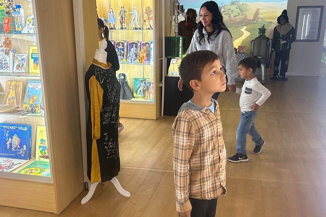 Wizard of OZ Museum tour - Scavenger hunt prize: the easiest way to keep kids engaged