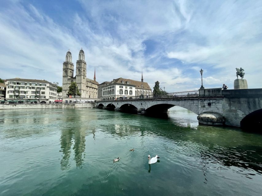 Zurich: City Tour with Lake Cruise + Optional FIFA Museum - Limmat to Bürkliplatz: The Smooth Transition to the Lake